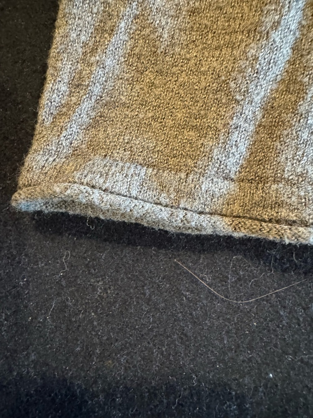 41 Hawthorn Navy and Gray Colorblock Scoop Neck Sweater - Picture 9 of 10